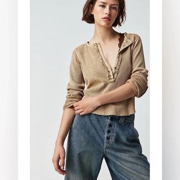 Free People One Colt Thermal Top, Sz XS, Beige Long Sleeve Boho Bohemian Raw Hem - Picture 1 of 10